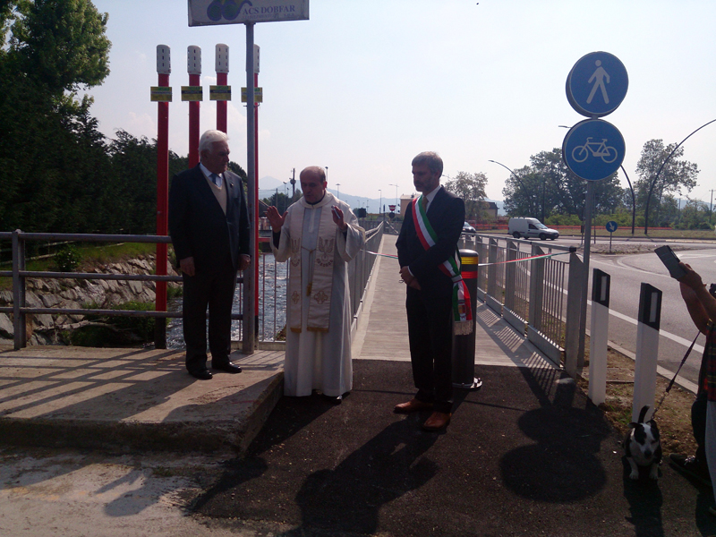 Inaugurata la passerella ciclo-pedonale sul torrente Zerra