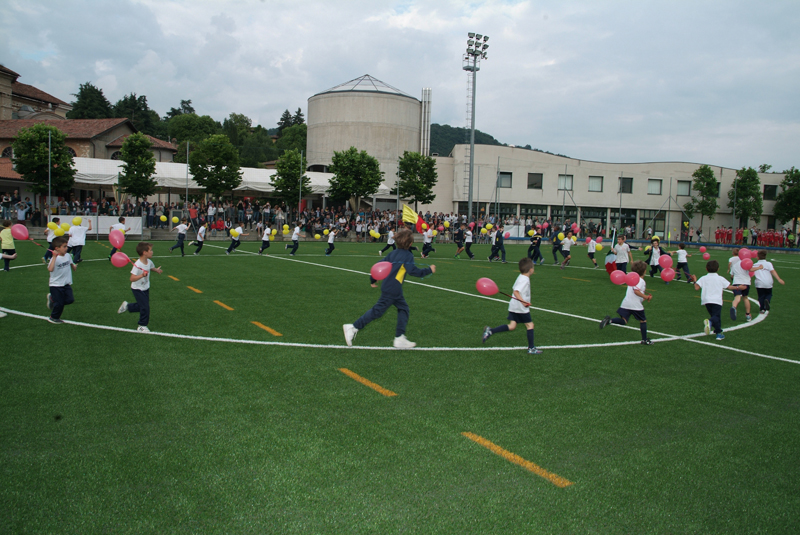 Nuovo campo in erba sintetica per l’oratorio