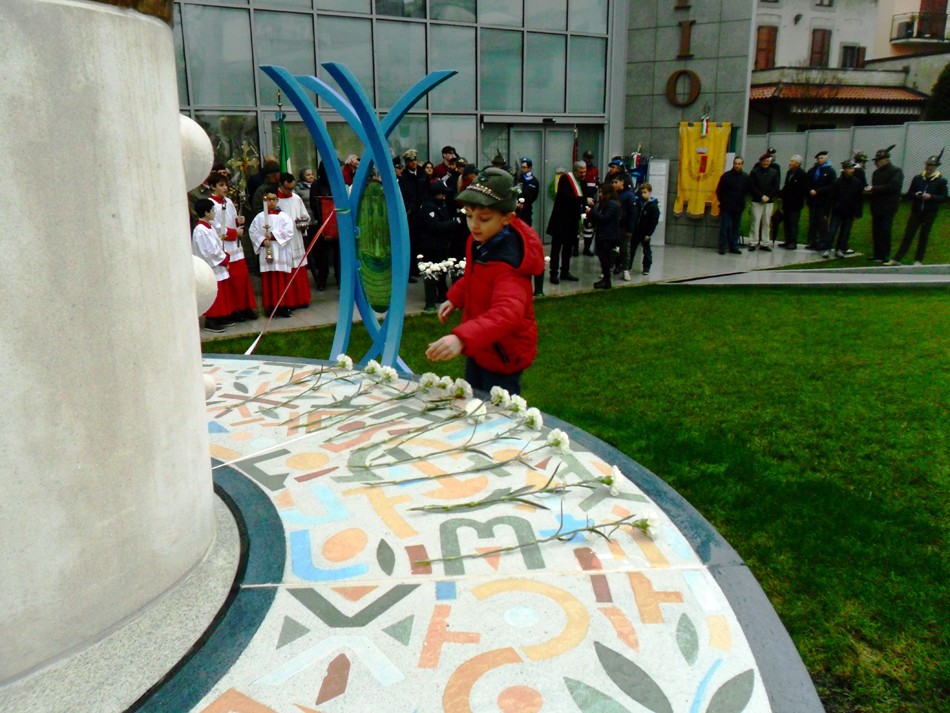 Inaugurazione del “Monumento per la Pace” durante le celebrazioni del 4 Novembre