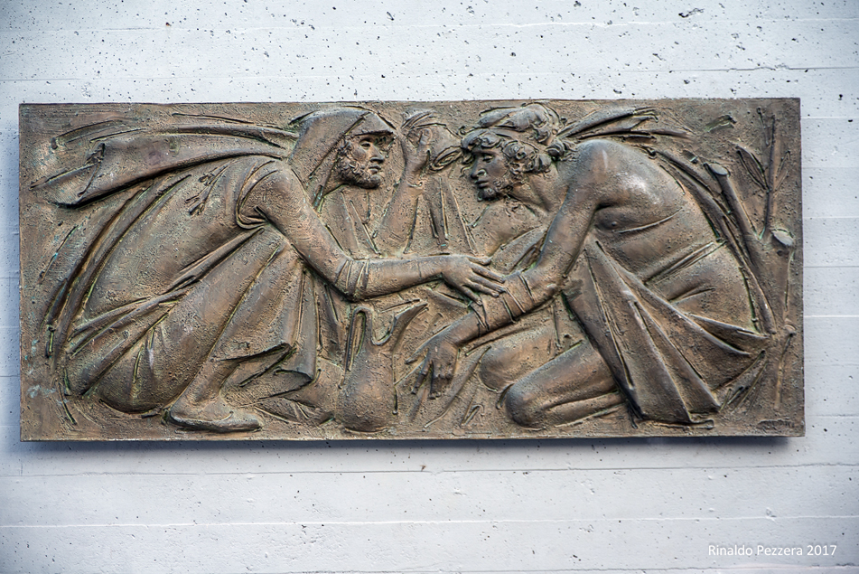 Una nuova scultura abbellisce Gazzaniga. Ma tante altre opere d’arte sono presenti da tempo in paese