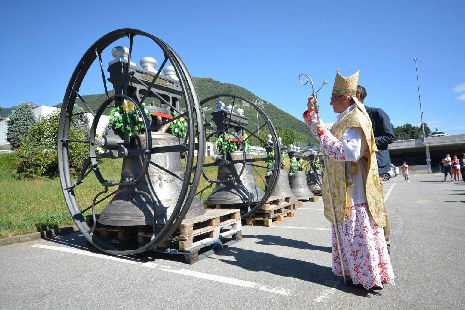 Benedette le rinnovate campane del campanile di San Pietro, a Desenzano