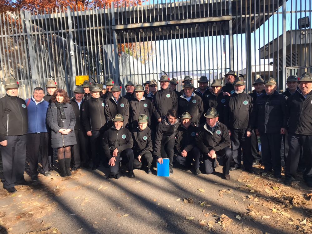 Il coro A.N.A. canta per i carcerati di Via Gleno