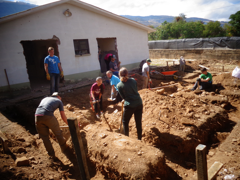 Don Gianluca ringrazia gli “amici” del Club “DEAlbì”