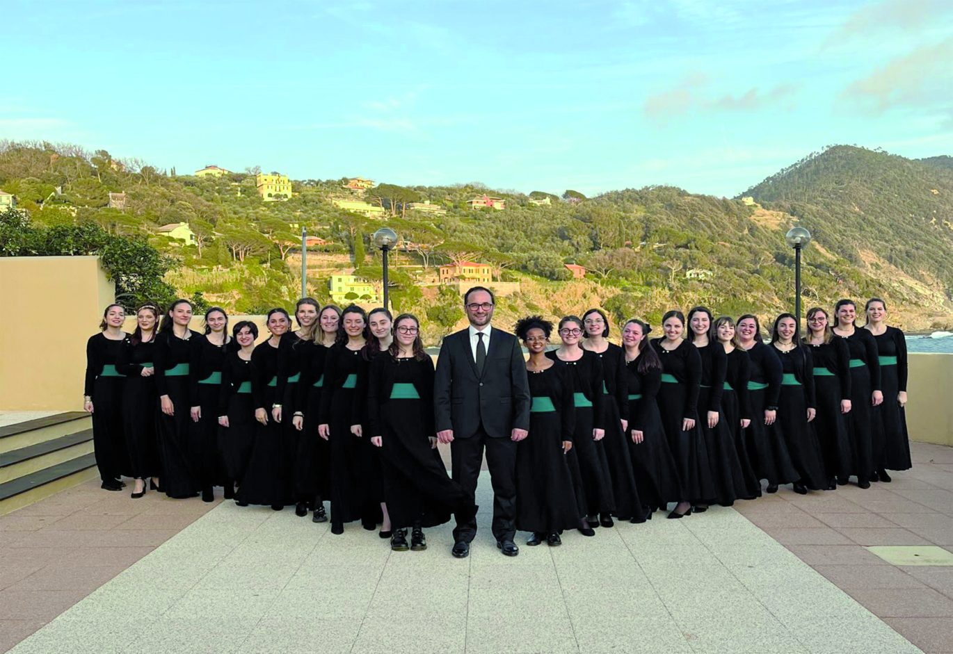 I cori de “Gli Harmonici “ di Bergamo introducono le festività di Dicembre