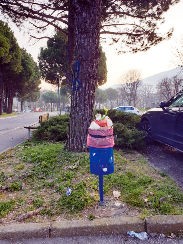 Cestini porta-rifiuti sì oppure…meglio di no!