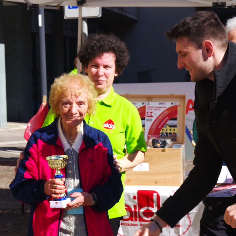 Ha fatto centro, con 700 partecipanti, la camminata AIDO